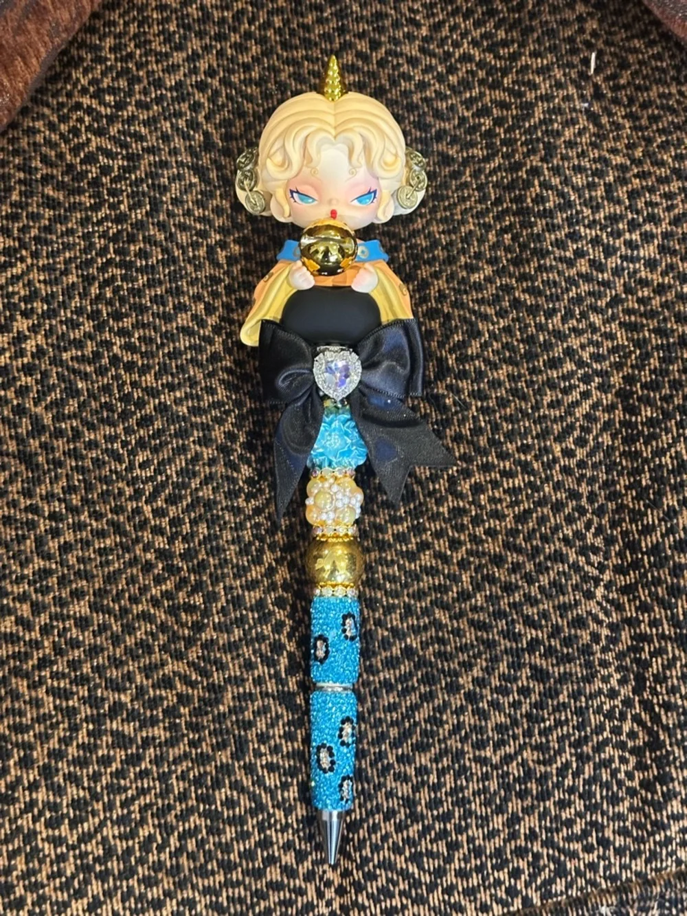 Gorgeous Hand Crafted Pen with an Authentic  DoDo Sugar Nami as the Focal